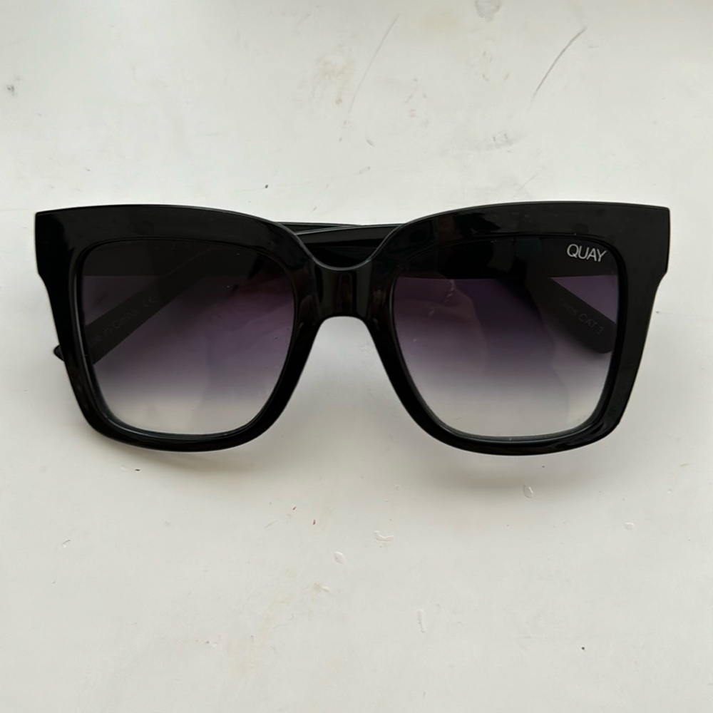 Quay Australia Icy Sunglasses Oversized Square Black Fade SKU:Q034
